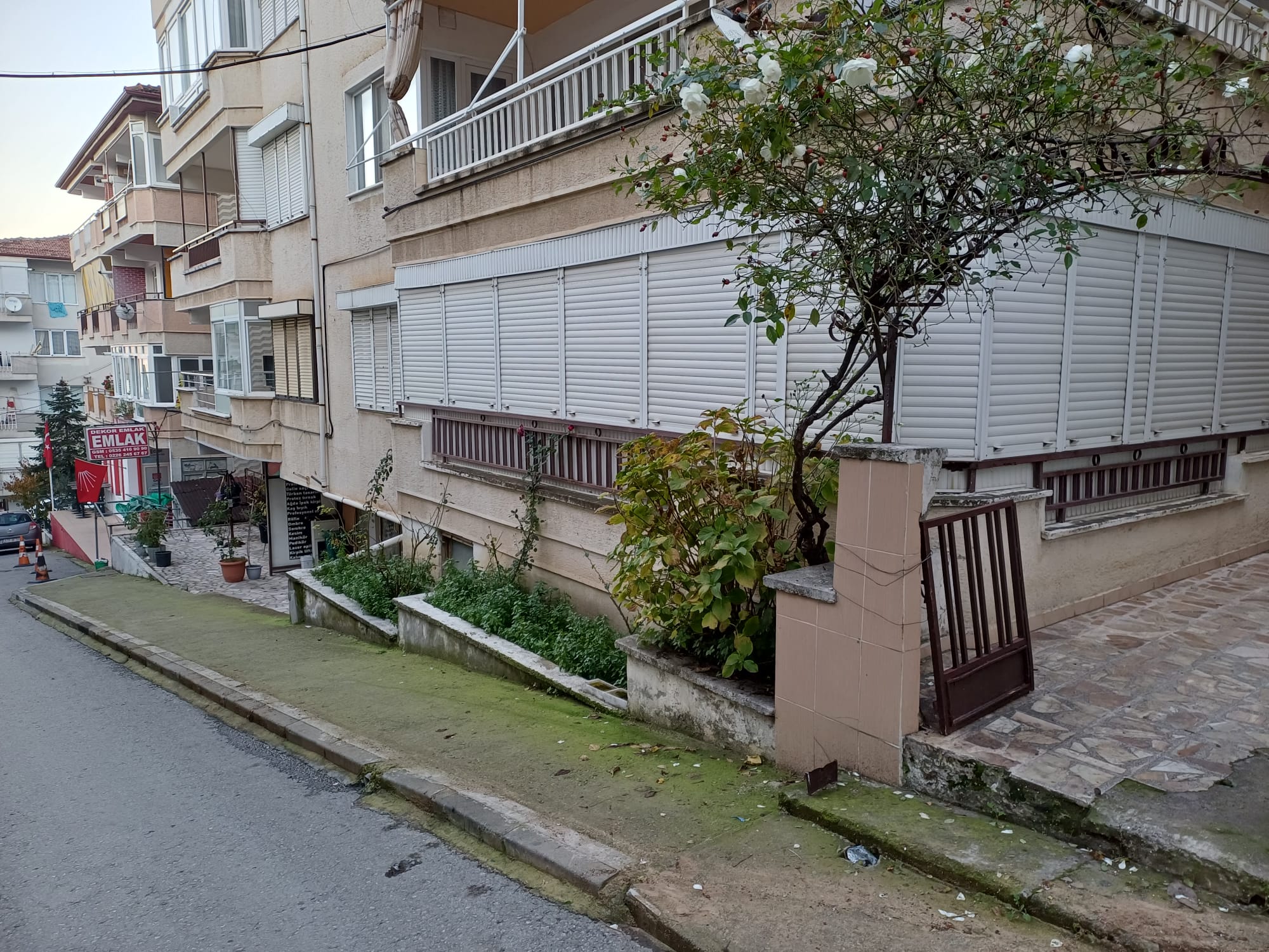 İSKELE SOKAKTA GENİŞ MUAZZAM DAİRE